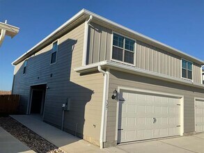 Building Photo - 327 Stone Ct