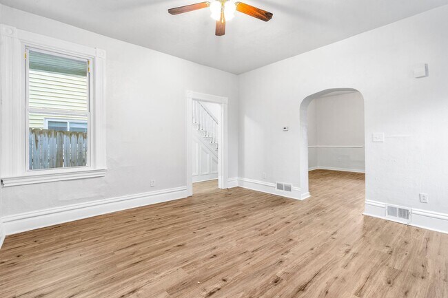 Building Photo - Fully Renovated 2 Bedroom House Just Off G...