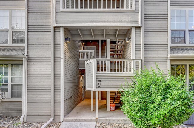 Building Photo - 5715 W Atlantic Pl