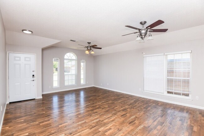 Building Photo - 415 Marybeth Dr