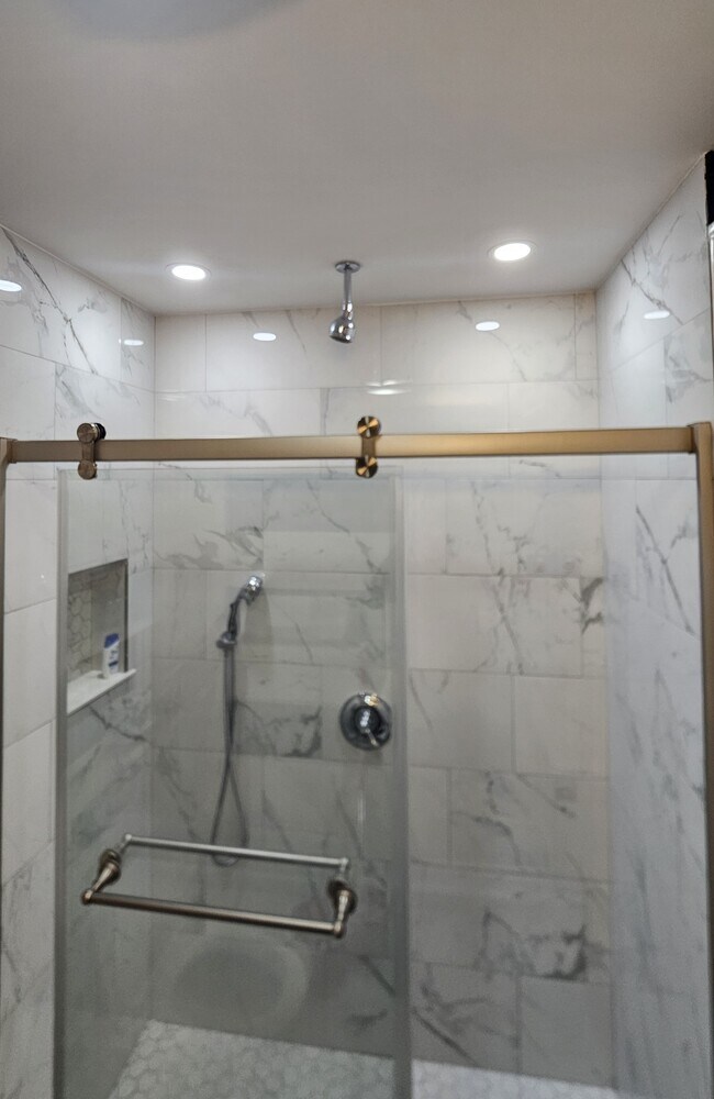 Foto del edificio - 14 Lawton Ave