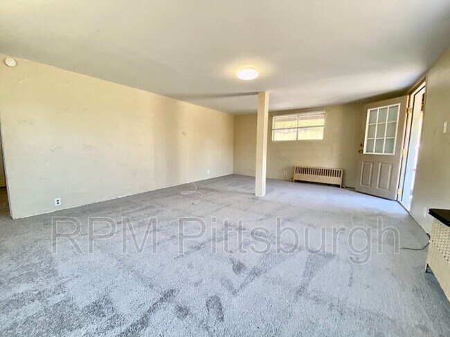 Building Photo - 1611 Crawford Rd