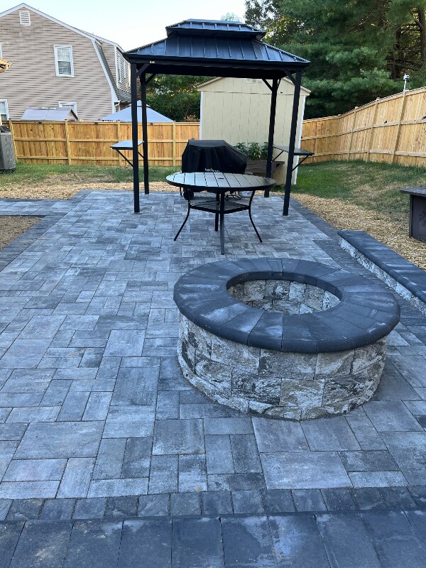 Foto del edificio - 301 Inglewood Dr