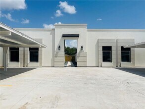 Building Photo - 13 Sugar Gdn Dr