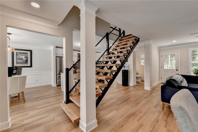 Building Photo - 6604 Destiny Dr SE