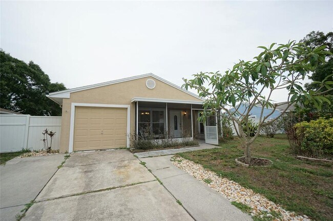 Building Photo - 2807 Northcote Dr