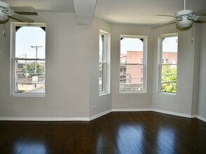 Building Photo - 867 E Pershing Rd