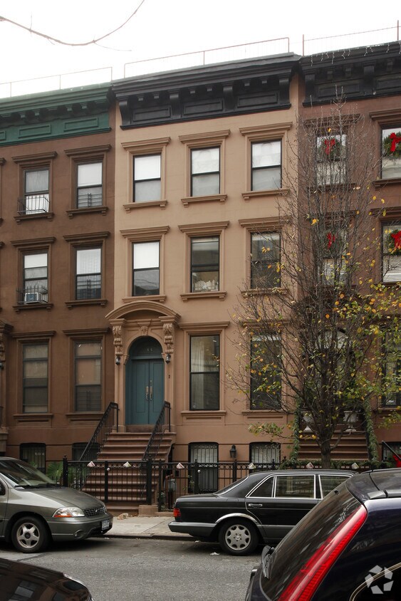 Building Photo - 64 W 127th St