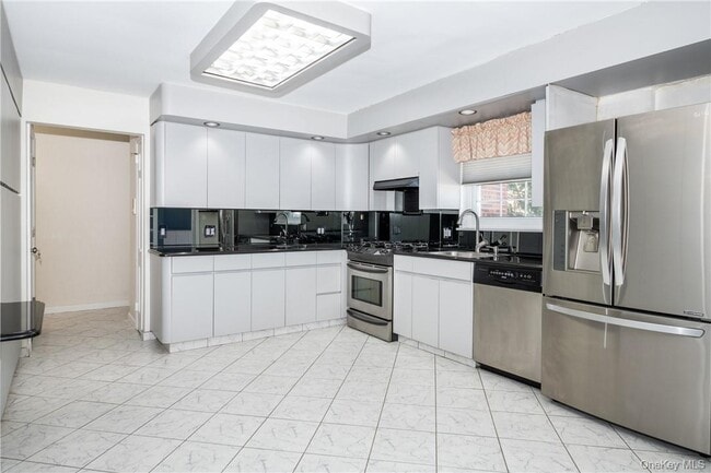 Foto del edificio - 89 Ridgewood Ave