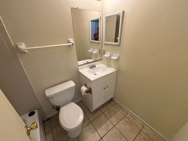 Foto del edificio - 904 SW 62nd Terrace