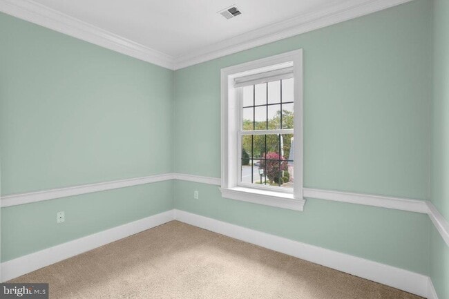 Building Photo - 117 E Dover St