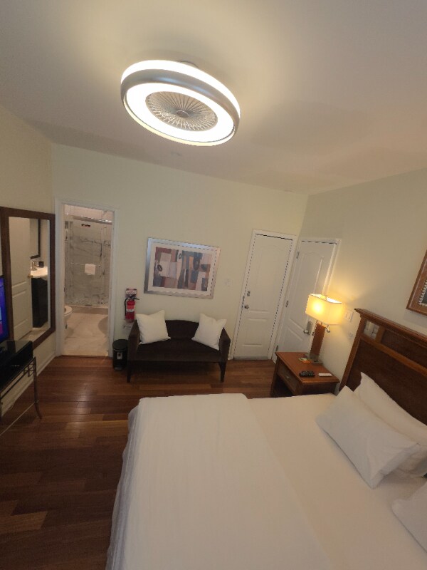 Foto del edificio - 18501 Owl Run Way