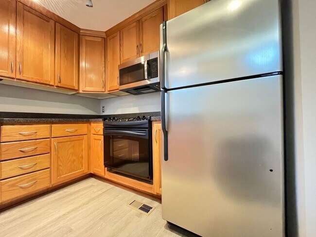 Foto del edificio - Rent Special $500 OFF first months rent if move in by 01/02/2026 "ASK ABOUT OUR ZERO DEPOSIT"