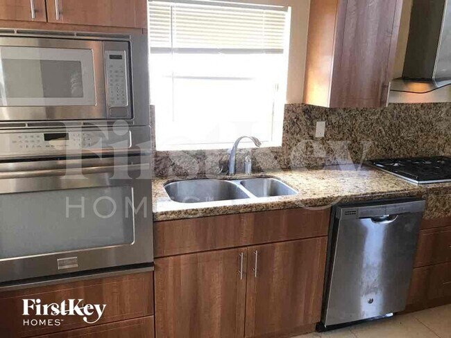 Foto del edificio - 12721 SW 20th St