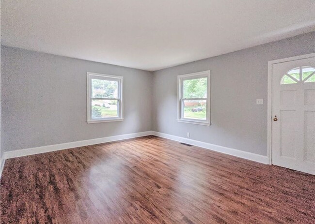 Building Photo - 2/ 1 Home for Rent!