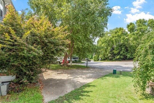 Foto del edificio - 2396 Sapphire Valley Dr