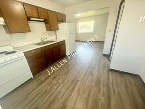 Building Photo - 111 Gold Strike Dr