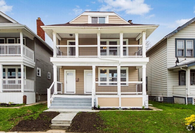 Building Photo - 770 Kelton Ave