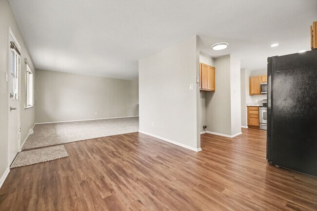 Building Photo - 6348 Nelson St