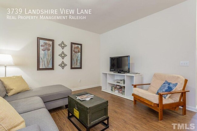 Foto del edificio - 3739 Landshire View Lane