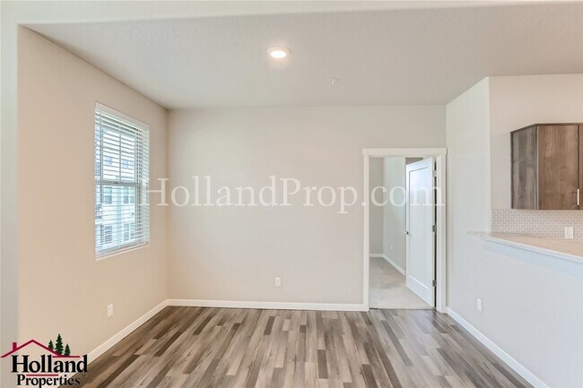 Foto del edificio - ***$150 off from the first full month's re...