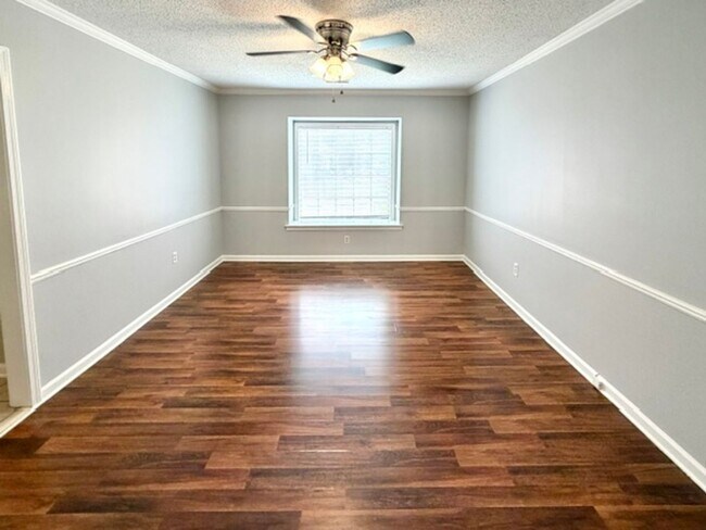 Foto del edificio - 8660 Edney Ridge Dr