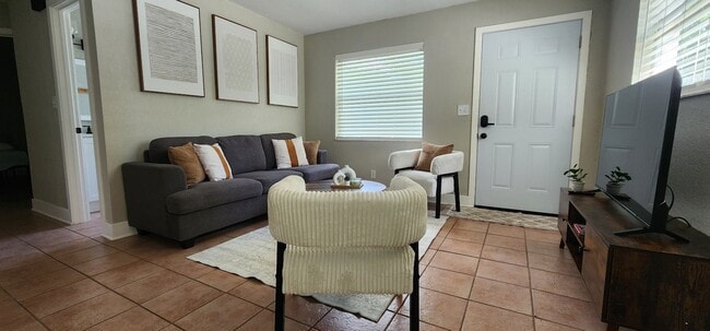 Photo - 139 NE Monroe Cir N Townhome