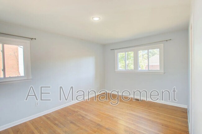 Foto del edificio - 1373 Coral Pl