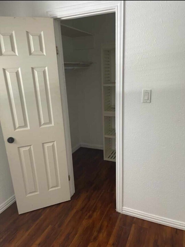 Foto del edificio - 1701 Upland Dr