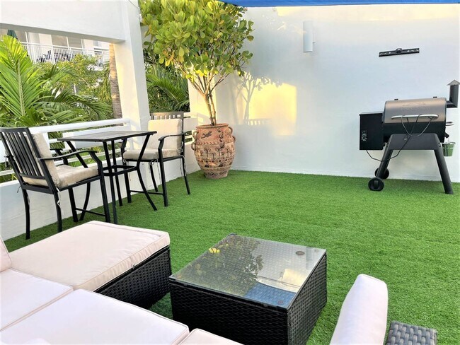 Foto del edificio - 920 NE 16th Terrace