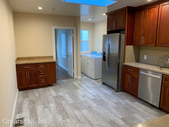 Foto del edificio - 2 br, 1 bath House - 110 Elm Avenue