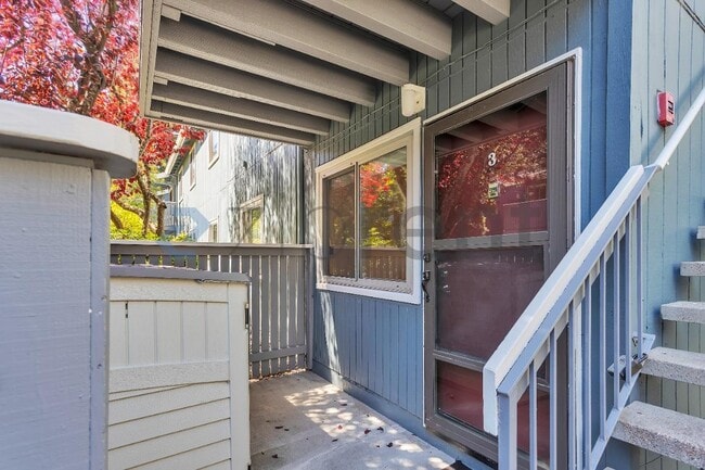 Building Photo - Unit 3