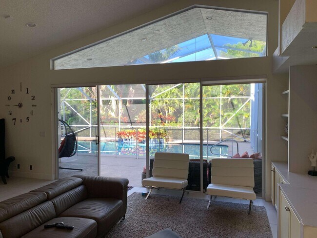 Foto del edificio - 9164 Long Lake Palm Dr