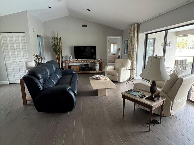 Foto del edificio - 5385 Everwood Run