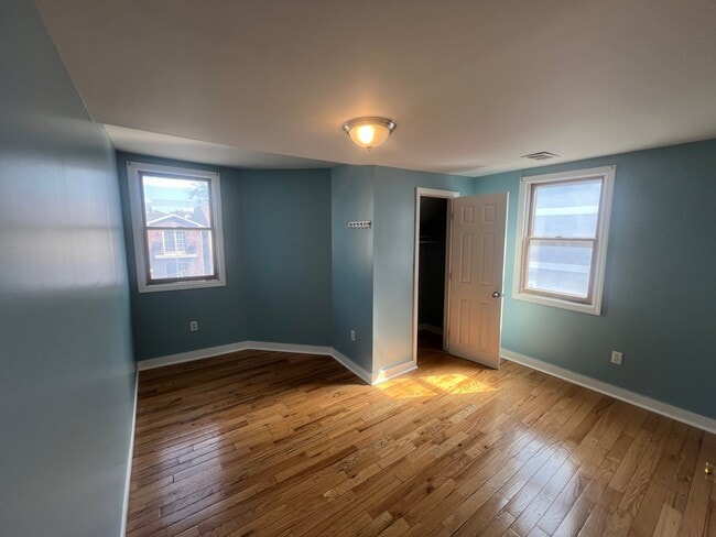 Building Photo - 923 S 17th St