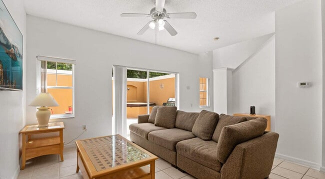 Building Photo - 4754 Vero Beach Pl