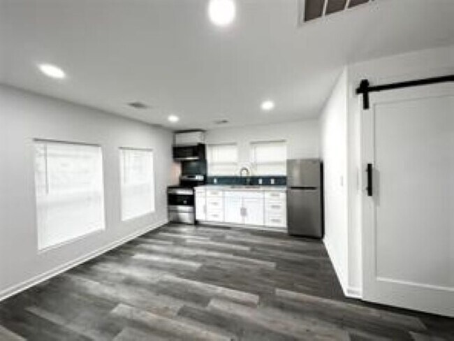 Foto del edificio - 4318 1st St