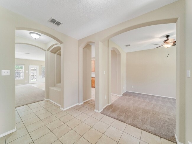 Foto del edificio - 8162 Robertson Dr