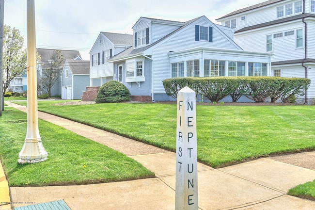 Building Photo - 100 Neptune Pl