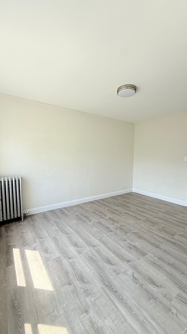 Foto del edificio - 839 W Sheridan Rd