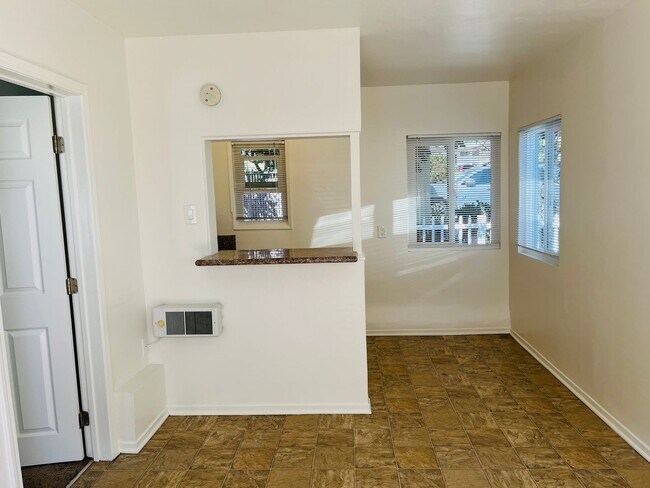 Building Photo - 154 W Mariposa