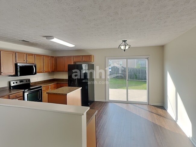 Foto del edificio - 334 Stewart Springs Dr