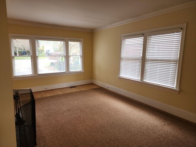 Foto del edificio - Spacious 3BR/3BA in Sought- After Queen Anne Location
