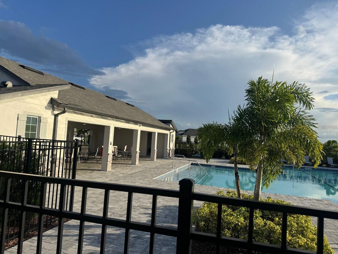 Foto del edificio - 1391 Mountain Flower Ln