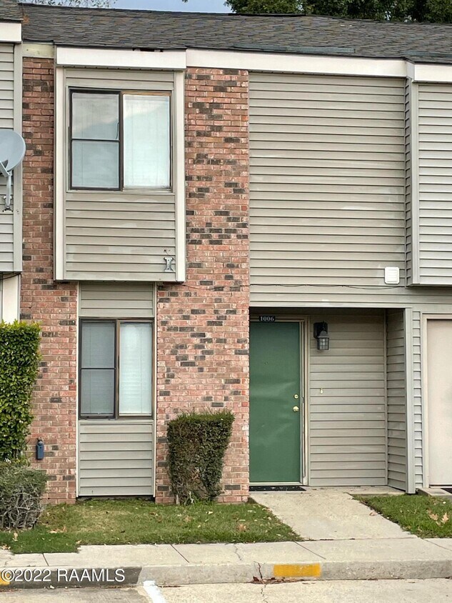 2826 Louisiana Ave, Lafayette, LA 70501 Townhouse for Rent in
