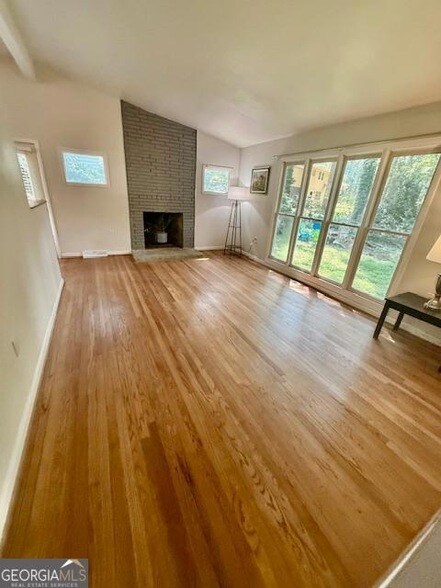 Foto del edificio - 3591 Raymond Dr
