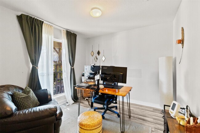 Foto del edificio - 615 Ashlen Dr