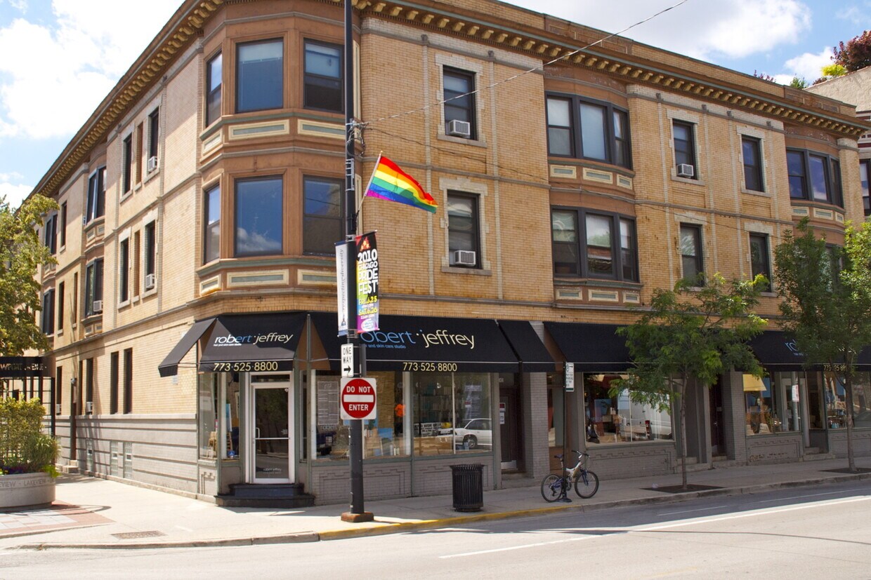 Primary Photo - 804 W Newport Ave