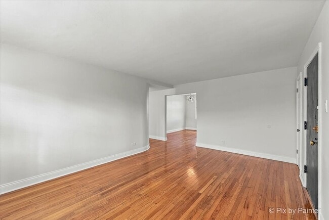 Building Photo - 2727 W Berwyn Ave