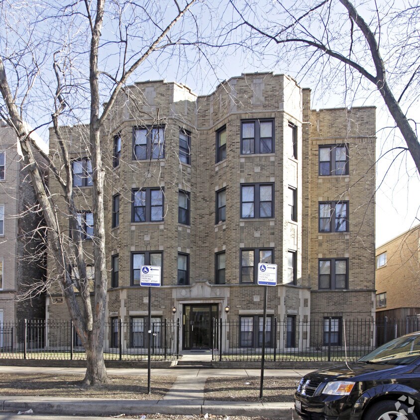 Primary Photo - 6309-6311 N Artesian Ave